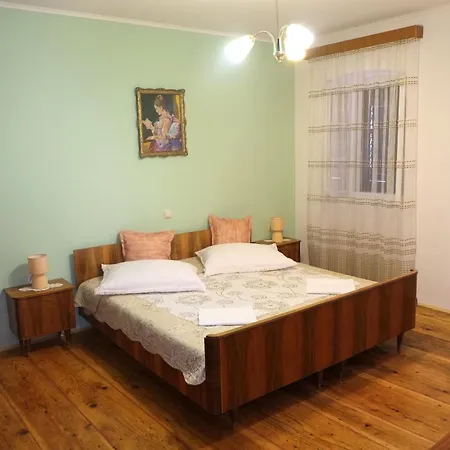 بيت للعطل House Dragica