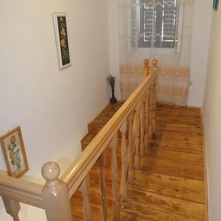 بيت للعطل House Dragica