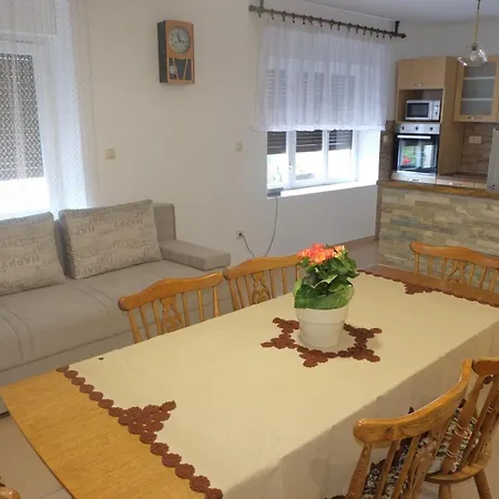 بيت للعطل House Dragica Grižane
